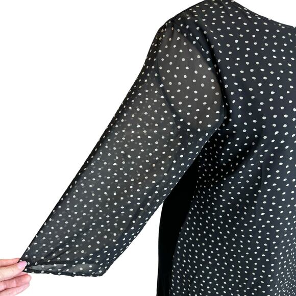 Chico's Travelers Black Polka Dot Asymmetric Hem Sheer Sleeve Tunic Top 3/XL - Picture 5 of 12